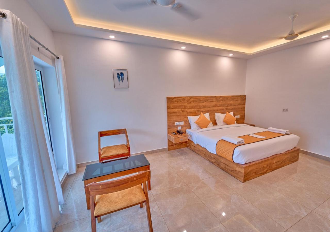 Ice Mist Pool Resort Munnar By Voye Homes ภายนอก รูปภาพ